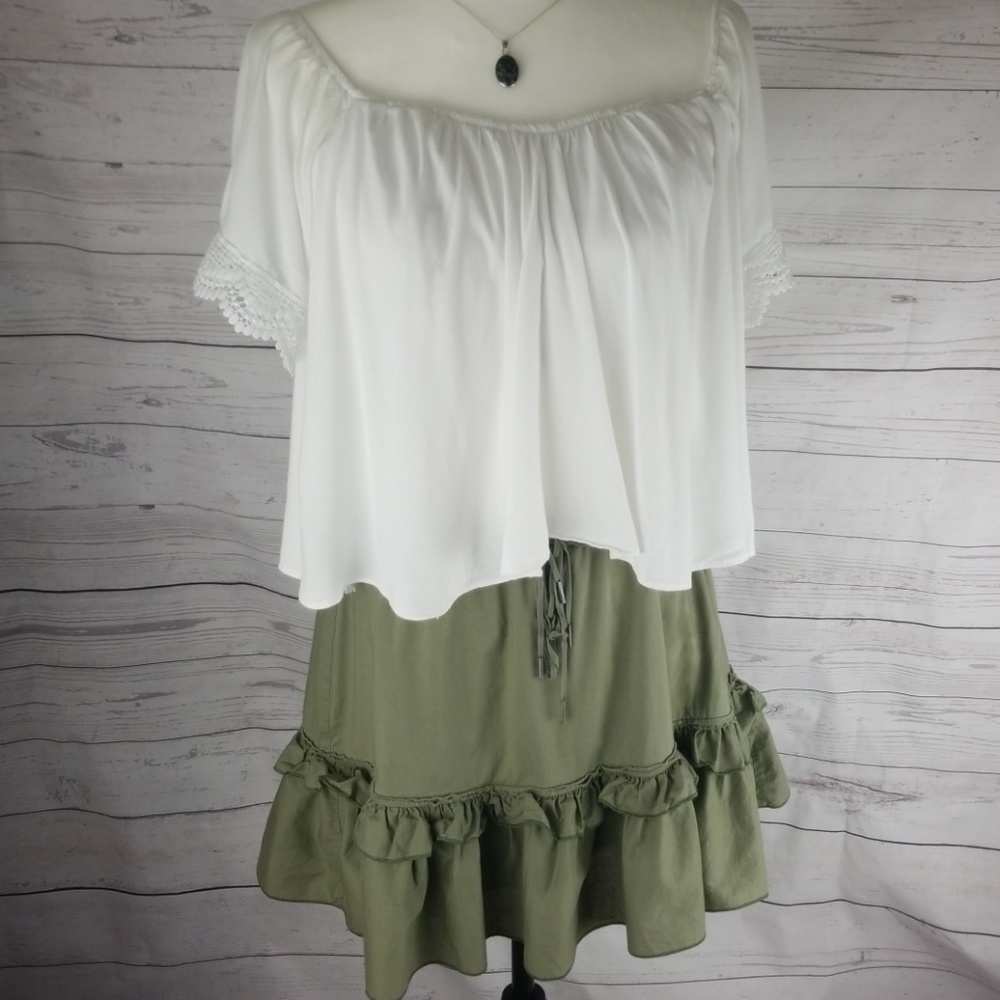 Ambercrombi and fitch ruffle skirt army green